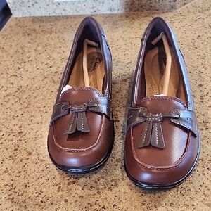 NEW WITHOUT BOX CLARKS LOAFERS 8.5.